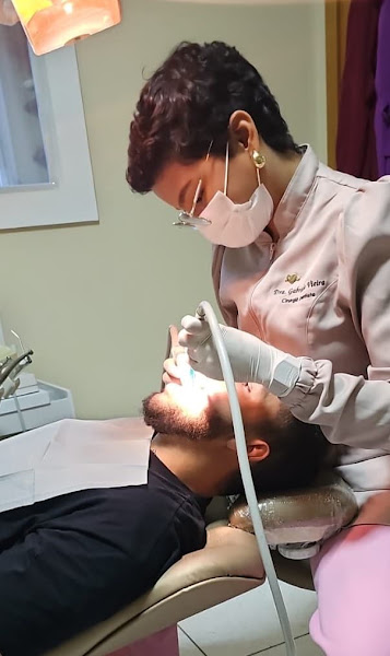 Foto 3 de Dra. Gabriela Vieira - Dentista em Maringá