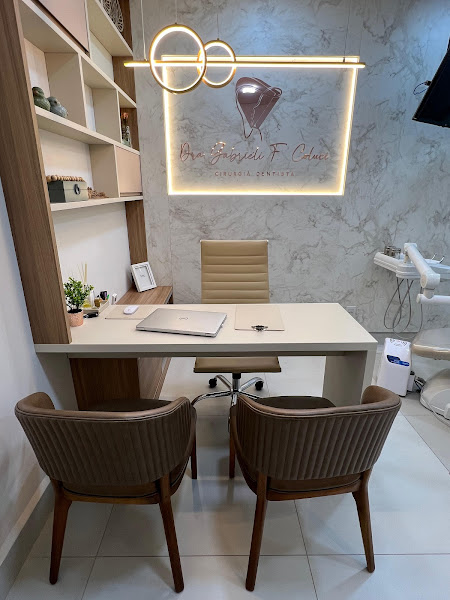 Foto 2 de Dra. Gabriéli Coluci | Cirurgiã Dentista