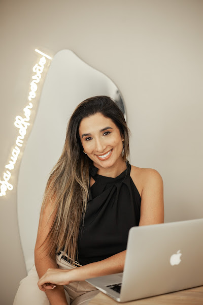 Foto 2 de Dra Gabriella Cavalcanti Dentista | Tratamento de Melasma | Lipo de Papada | Sou Smile