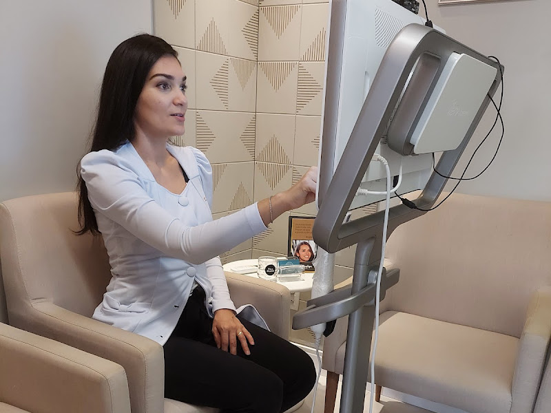 Foto 2 de Dra Gabriella Dias M Madeiro