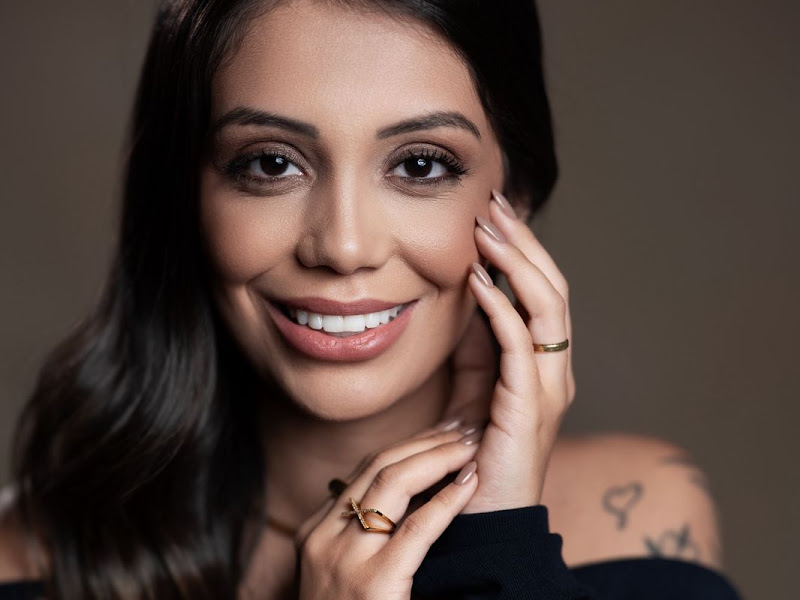 Foto de Dra. Georgia Bueno | Lentes em Resina - Guarulhos