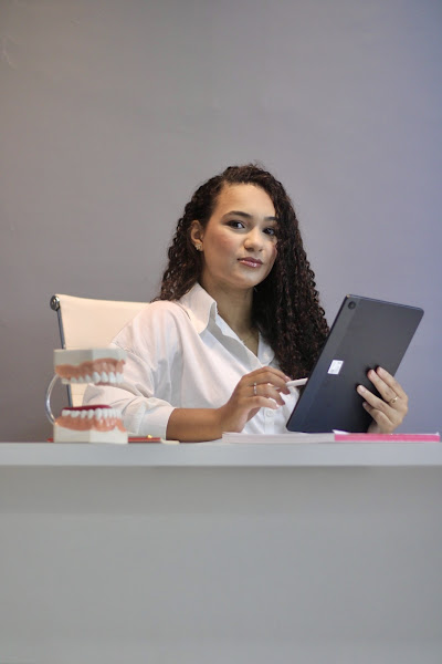 Foto 2 de Dra Geovana Castro