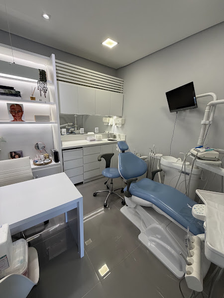 Foto 2 de Dra. Giovana Conte - Cirurgiã- Dentista | Clínico Geral e Harmonização Orofacial