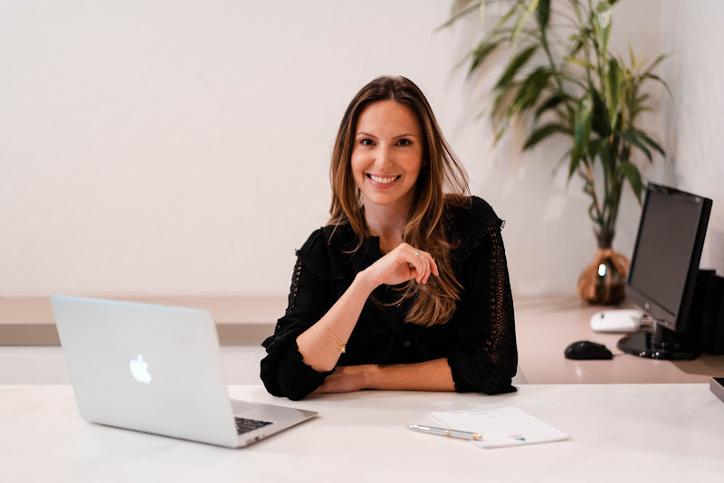 Foto 2 de Dra. Giovana Frigotto | Dentista em Curitiba | Invisalign e aparelhos dentais