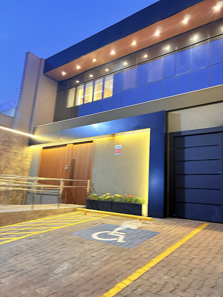 Foto 3 de Dra Giovana Storti Uemura ||Dentista - Ribeirão Preto