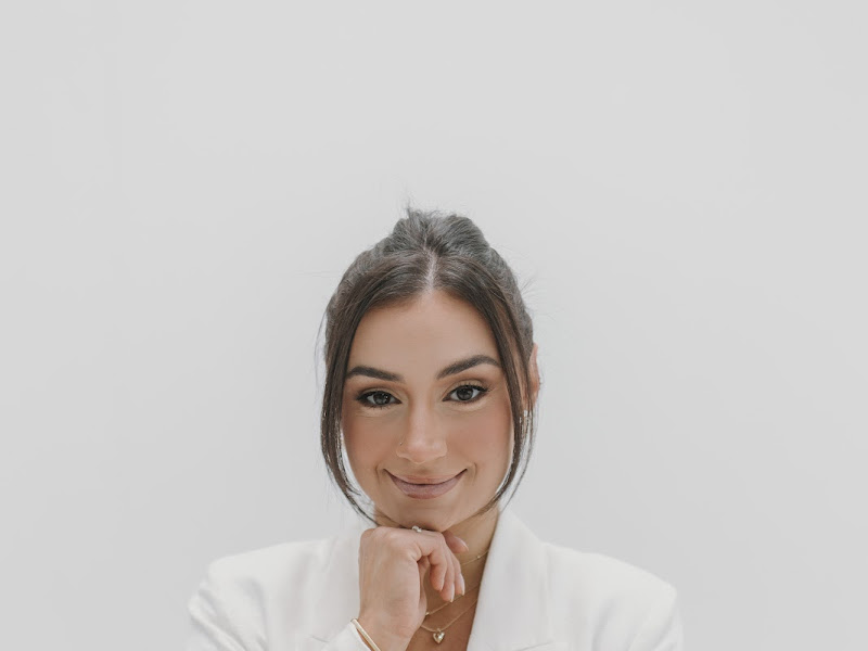 Foto 2 de Dra. Giovanna Campos - Dentista | Lentes em Resina | Implantes | Harmonização