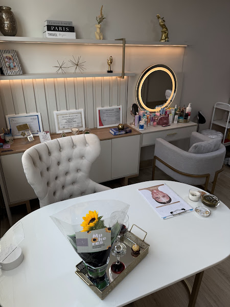 Foto 3 de Dra. Gisele Fagundes – Harmonização Facial e Preenchimentos em Vitória – ES