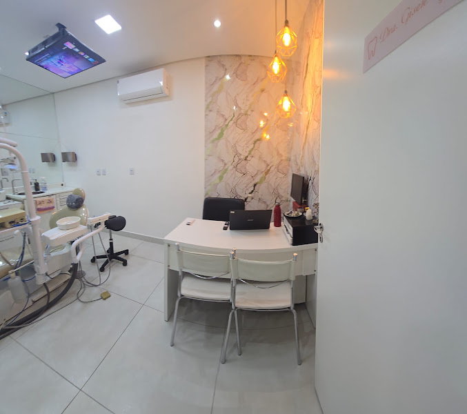 Foto 2 de Dra Gisele Schott- Cirurgiã Dentista