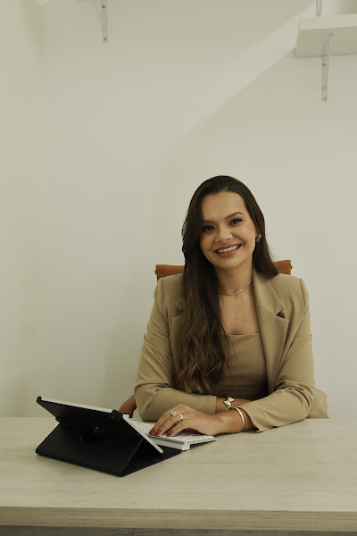 Foto 2 de Dra. Giulia Rodrigues - Canal | Odontologia Estética | Clínico Geral