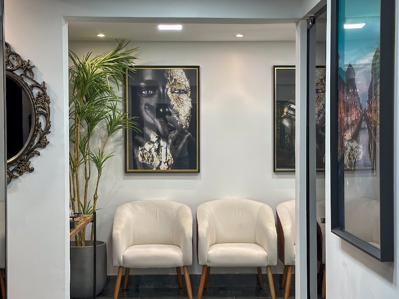 Foto 8 de Dra Giulianne / Implantes dentários / Aparelho invisível / Dentista Paraíso / Clareamento / Crianças atípicas