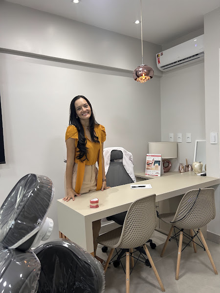 Foto 2 de Dra Glaucia Oliveira - Dentista, Ortodontia, Invisalign, Autoligado em Vilas e Lauro de Freitas