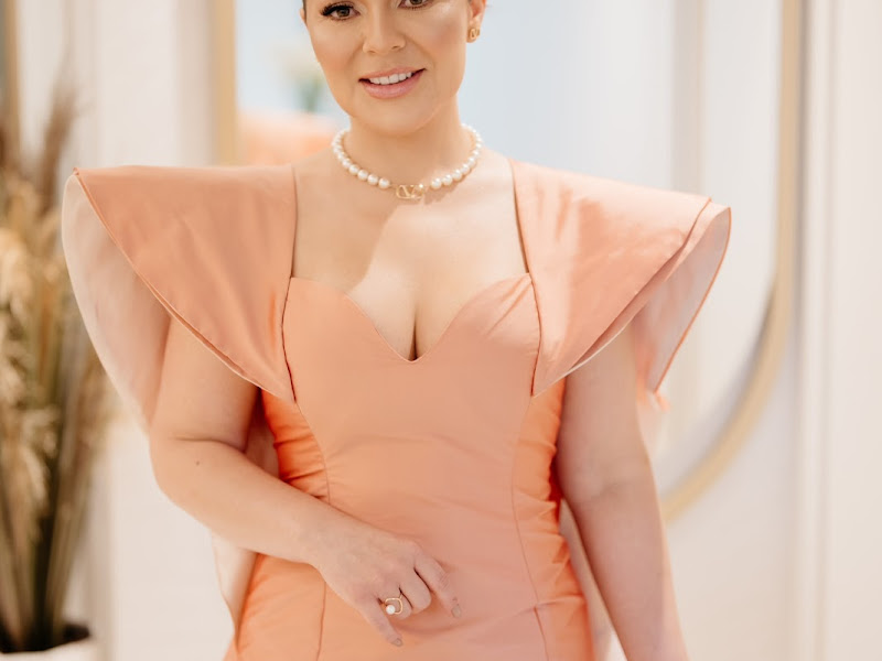 Foto 2 de Dra Grayce Schneider - Harmonização Facial