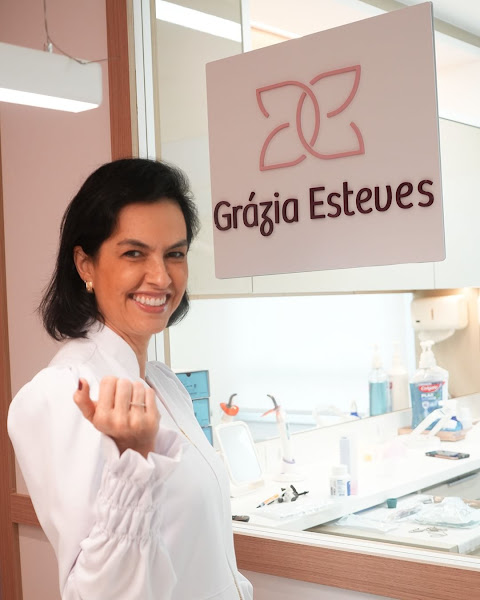 Foto 2 de Dra. Grázia Esteves | Ortodontista e Invisalign Doctor no Jardins - SP
