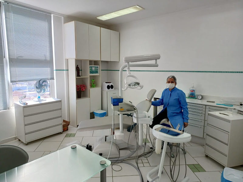 Foto 2 de Dra. Graziela Pignatti - Dentista e Odontologista em Indaiatuba-SP - Crianças e Adultos