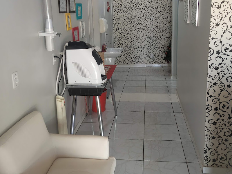Foto 3 de Dra. Hanna Caroliny - (Odontopediatria - Pacientes com Necessidades Especiais)