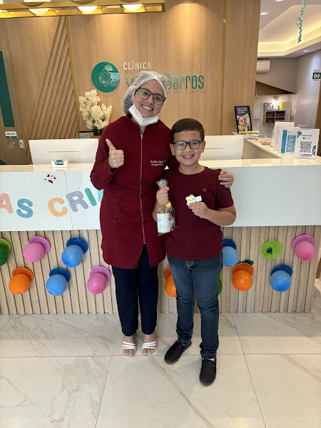 Foto 3 de Dra. Helen Tayná Noca - Dentista / Odontopediatra / Atendimento domiciliar / Frenectomia lingual / Pacientes Atípicos