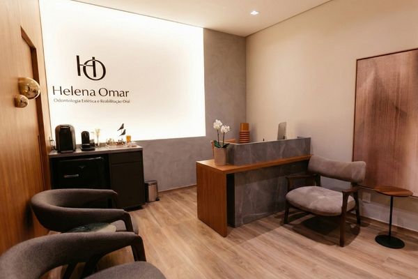 Foto 3 de Dra Helena Omar - Odontologia Estética e Reabilitação Oral