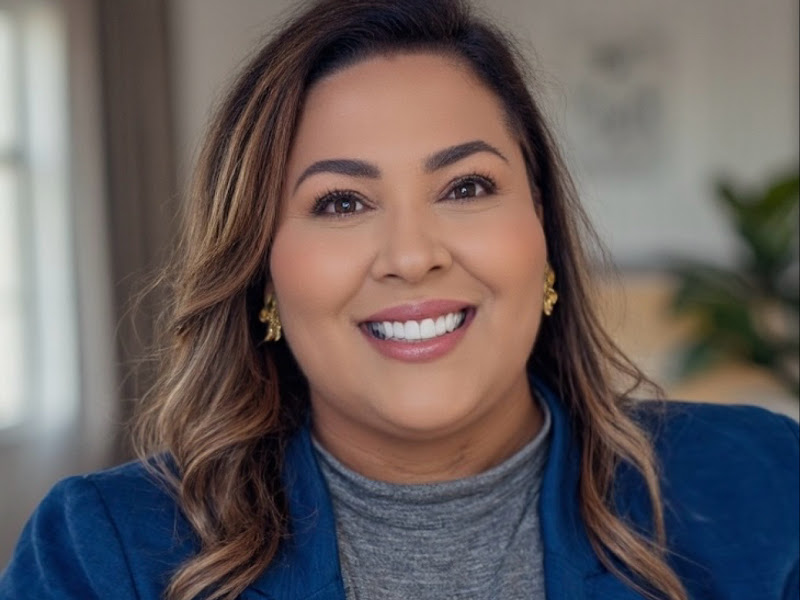 Foto de Dra Helena Santos, Harmonização Orofacial