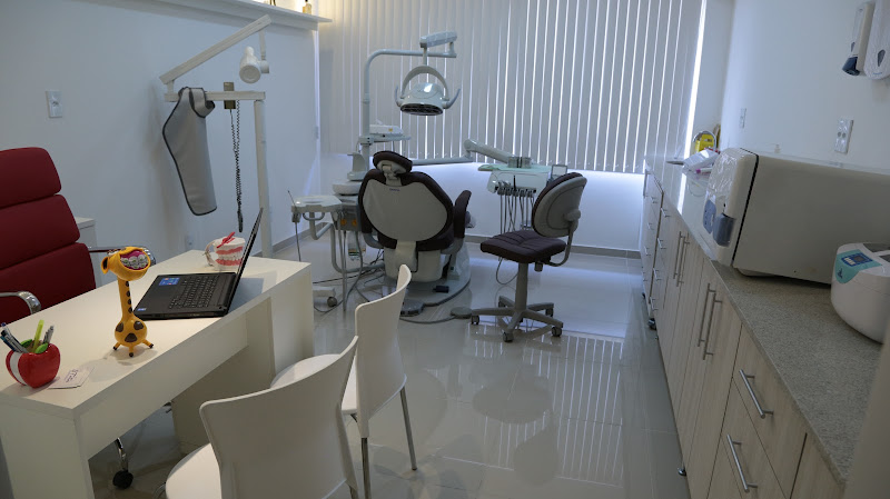 Foto 2 de Dra Hellen Souza - A Fortiori Odontologia