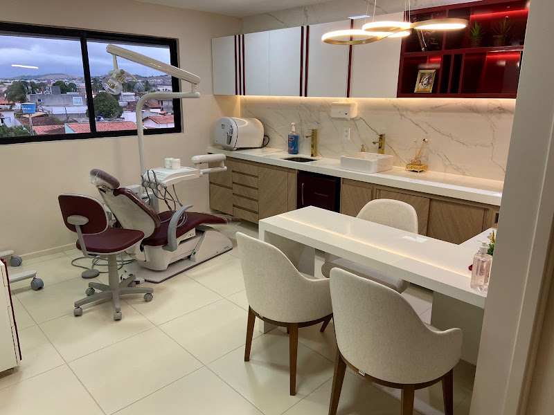 Foto 2 de Dra. Helloá Victória - Dentista