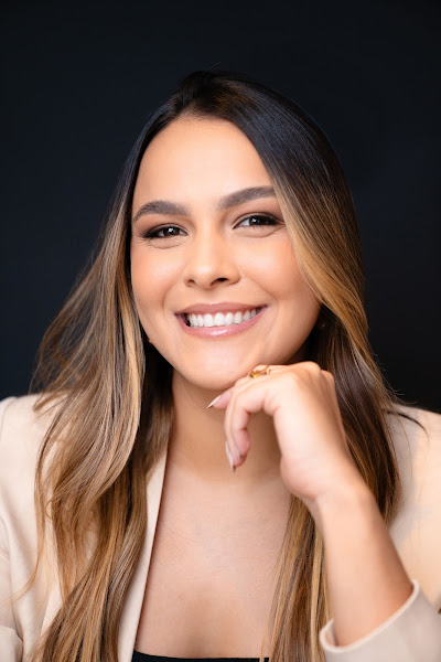 Foto 2 de Dra. Hemily Duarte - Dentista - Odontologia Estética e Reabilitação Oral - Facetas, Restaurações e Coroas