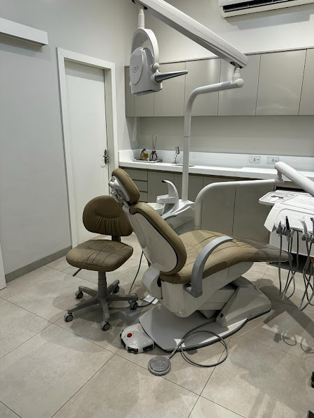 Foto 2 de Dra. Hemmily Caroline Cirurgiã Dentista