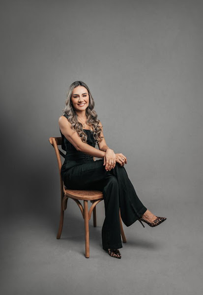 Foto 2 de Dra. Iãçama Dourado - Endodontista - Tratamento de Canal