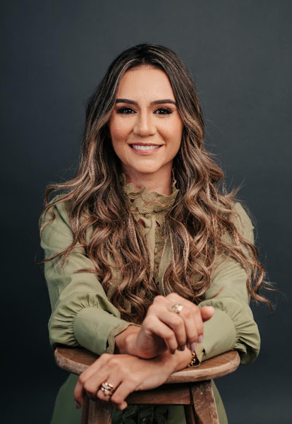 Foto 3 de Dra. Iãçama Dourado - Endodontista - Tratamento de Canal