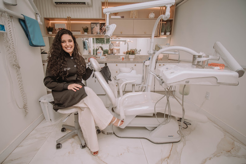 Foto 3 de Dra. Ingridy Estanislau - Consultório Odontológico | Dentista Campos dos Goytacazes Ortodontia Odontopediatria Harmonização