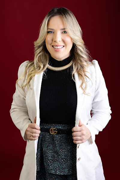 Foto 2 de Dra Isabela Garcia⁠ | Dentista | Faceta em Resina | SJC