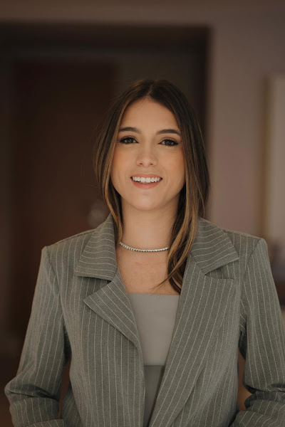 Foto 2 de Dra. Isabela Garzedin - Dentista