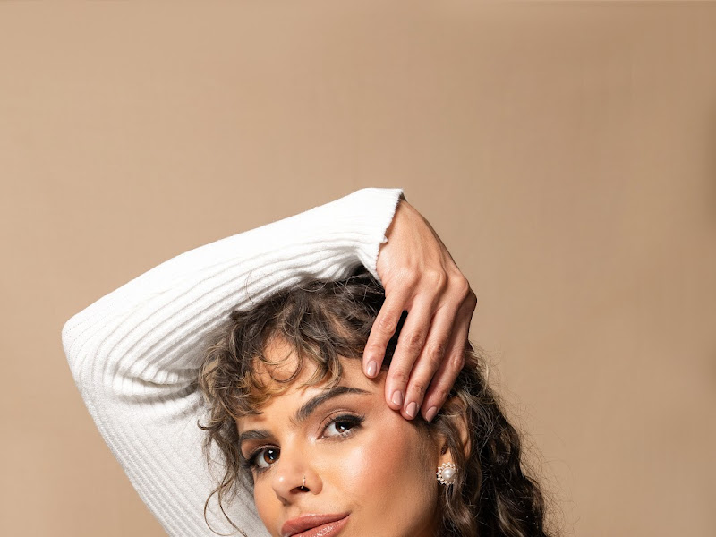 Foto de Dra. Isabela Guieiro - Hipro - Especialista em Harmonização Facial e ortodontia - Rejuvenescimento avançado