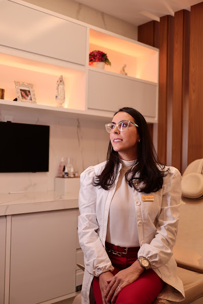 Foto 3 de Dra. Isabela Tiveron | Médica Cirurgiã (Estética/ Harmonização facial) em Imperatriz MA