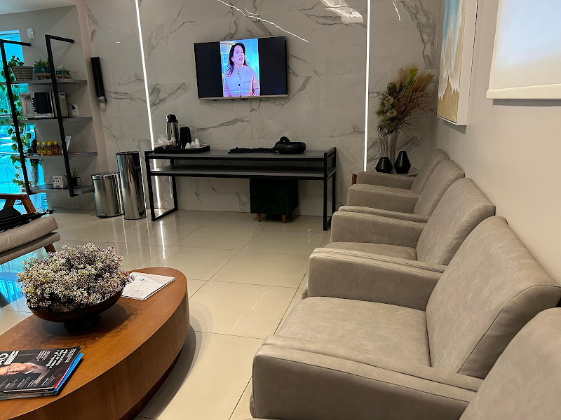 Foto 3 de Dra. Isabella Fernandes - Aparelho Invisalign em João Pessoa