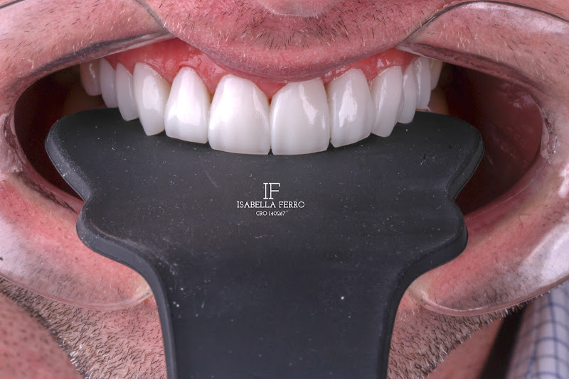 Foto 2 de Dra. Isabella Ferro | CRO: 140267 | Clínico Geral