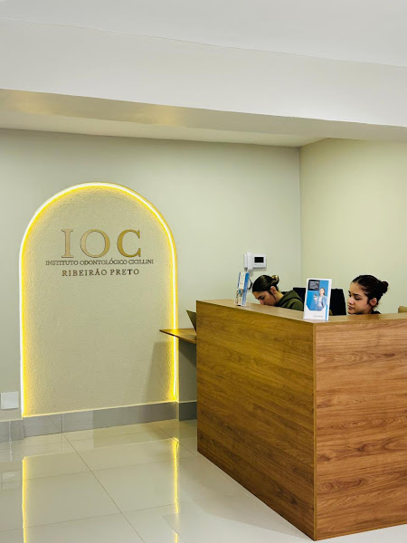 Foto 2 de Dra Isabô Tortoriello - Alinhadores invisíveis