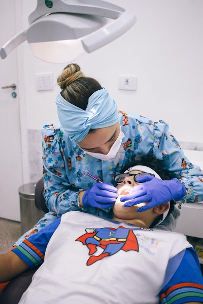 Foto 2 de Dra. Isadora Avelar - Odontopediatra/ sedação com oxido nitroso/ ortodontia infantil