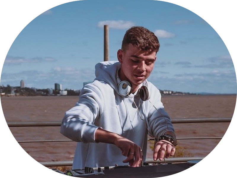 Foto 4 de Dra. Itiana Signori Cirurgiã Dentista | Harmonização Orofacial HOF | Clareamento Dental |Odontologia Estética Porto Alegre RS