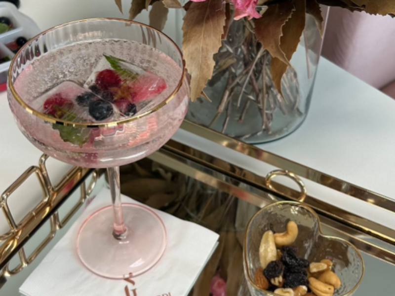 Foto 7 de Dra. Itiana Signori Cirurgiã Dentista | Harmonização Orofacial HOF | Clareamento Dental |Odontologia Estética Porto Alegre RS