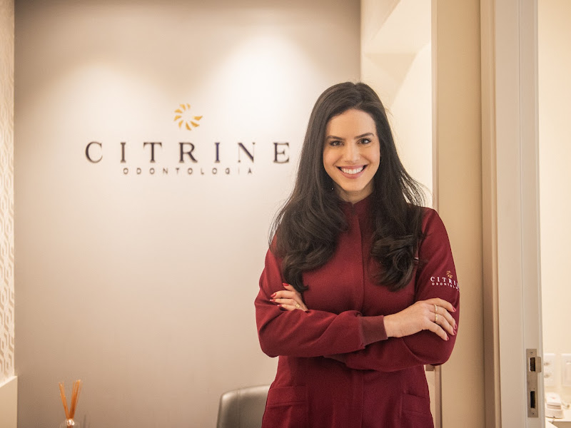 Foto 10 de Dra. Itiana Signori Cirurgiã Dentista | Harmonização Orofacial HOF | Clareamento Dental |Odontologia Estética Porto Alegre RS