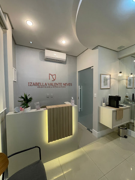 Foto 4 de Dra. Izabella Neves - Odontologia Itajaí