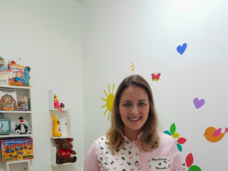 Foto 10 de Dra. Izabella Neves - Odontologia Itajaí