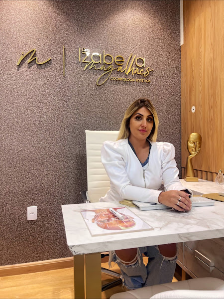 Foto 2 de Dra. Izabella Nogueira de Magalhães Gomes