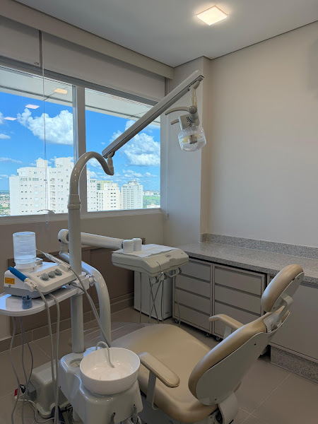 Foto 3 de Dra. Izadora Marcatto - Odontologia Estética e Reabilitação Oral