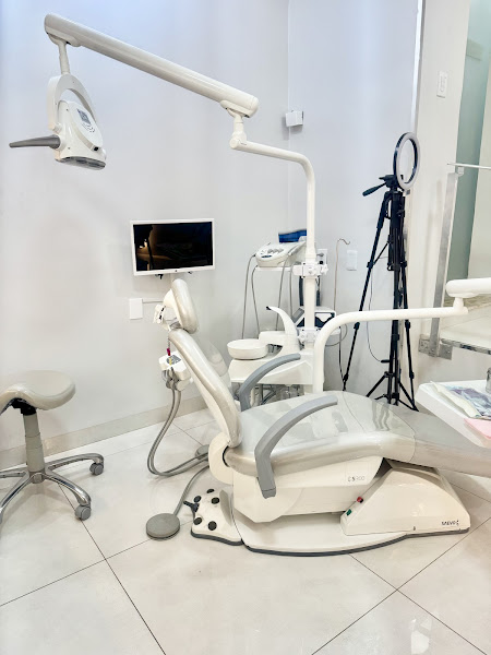Foto 2 de Dra. Izadora Reis | Dentista Endodontista e Clínica Geral