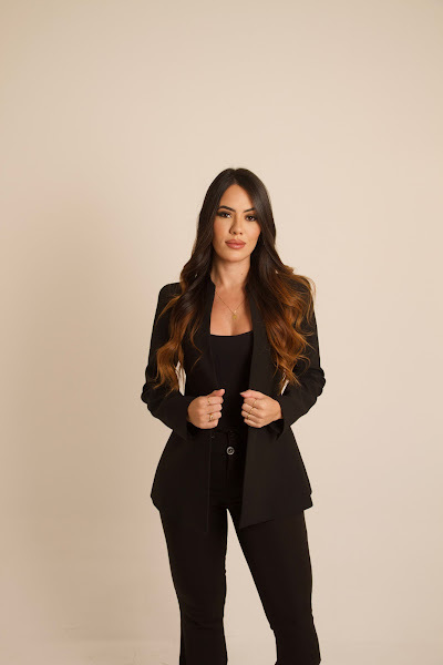 Foto 2 de Dra Jackeline Azevedo - Lentes em resina | Implante dentario | Botox em Belo Horizonte