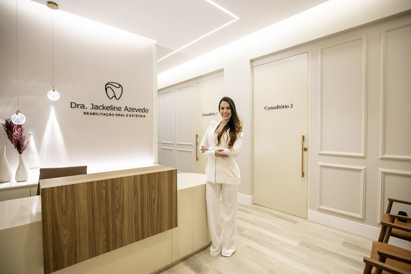 Foto 3 de Dra Jackeline Azevedo - Lentes em resina | Implante dentario | Botox em Belo Horizonte