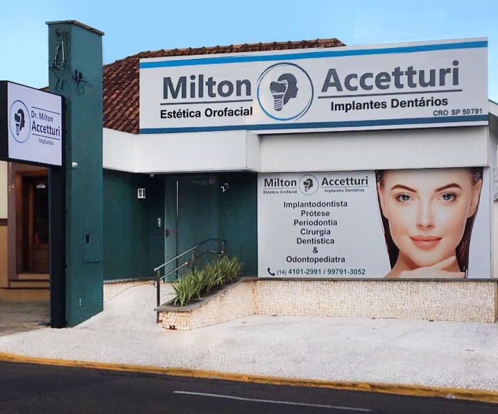 Foto 3 de Dra. Jacqueline Valente Odontologia - Clinica Acceturi Marília/SP