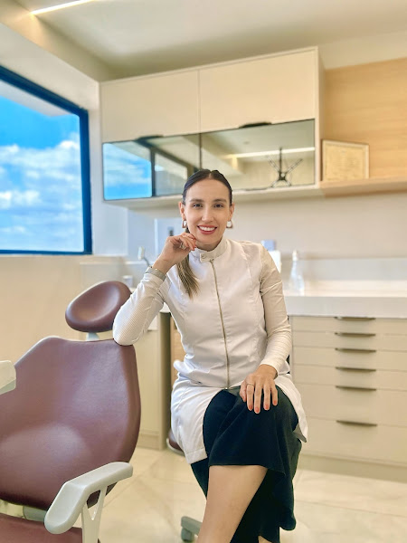 Foto 2 de Dra. Jéssica Dantas Facetas de resina | Alinhadores Invisíveis SouSmile Campina Grande