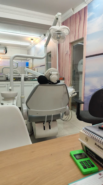 Foto 2 de Dra. Jéssica Souza | Dentista Estética, Implantes e Perita Judicial